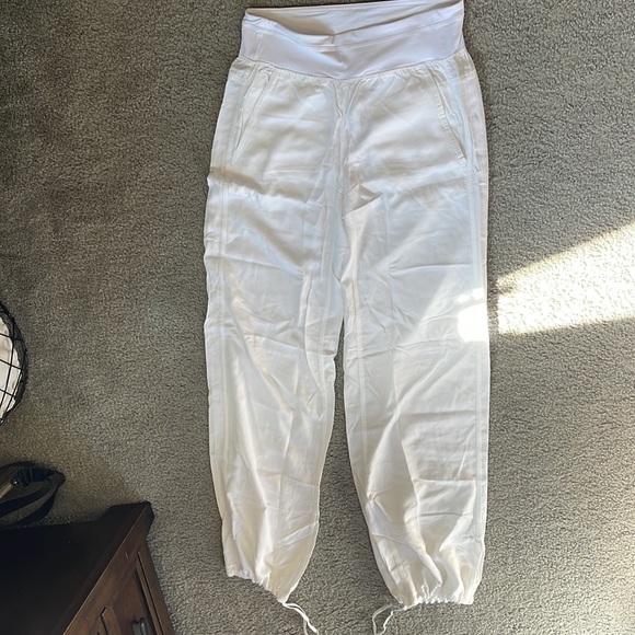 LULULEMON White Deck Pants - Picture 2 of 2